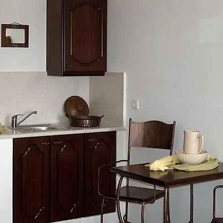 Ξενοδοχείο με διαμερίσματα Anemes Αβλέμονας